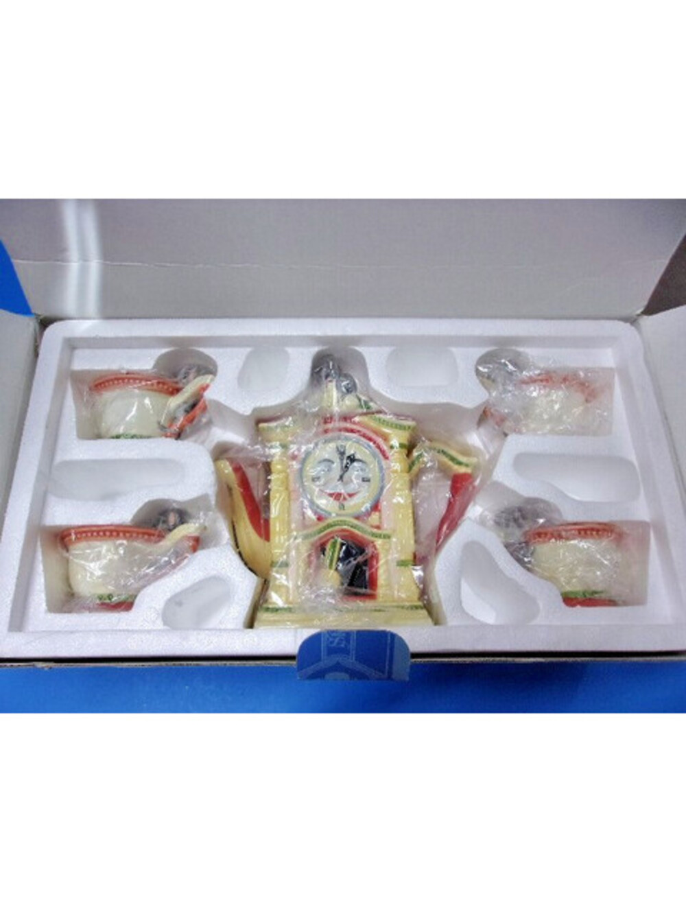 Dept 56 Storybook HICKORY DICKORY DOCK Teapot and Cups Set 13302 Clock & Mice